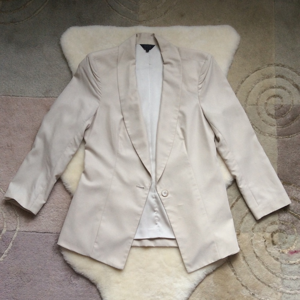 Guess blazer in cream size small